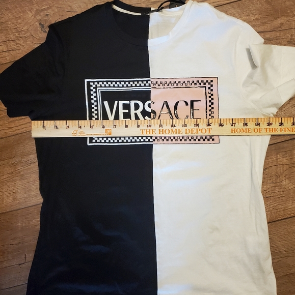 Versace Contrast Colour Logo T-Shirt - Picture 14 of 16
